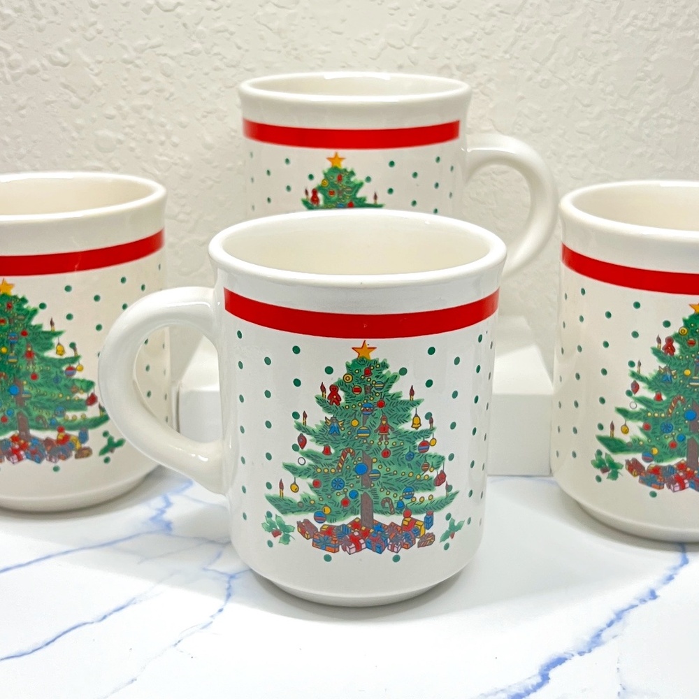 Traditional 1980s Christmas Tree Coffee Cups Set of 4 By Lozapenco Made in Chile
